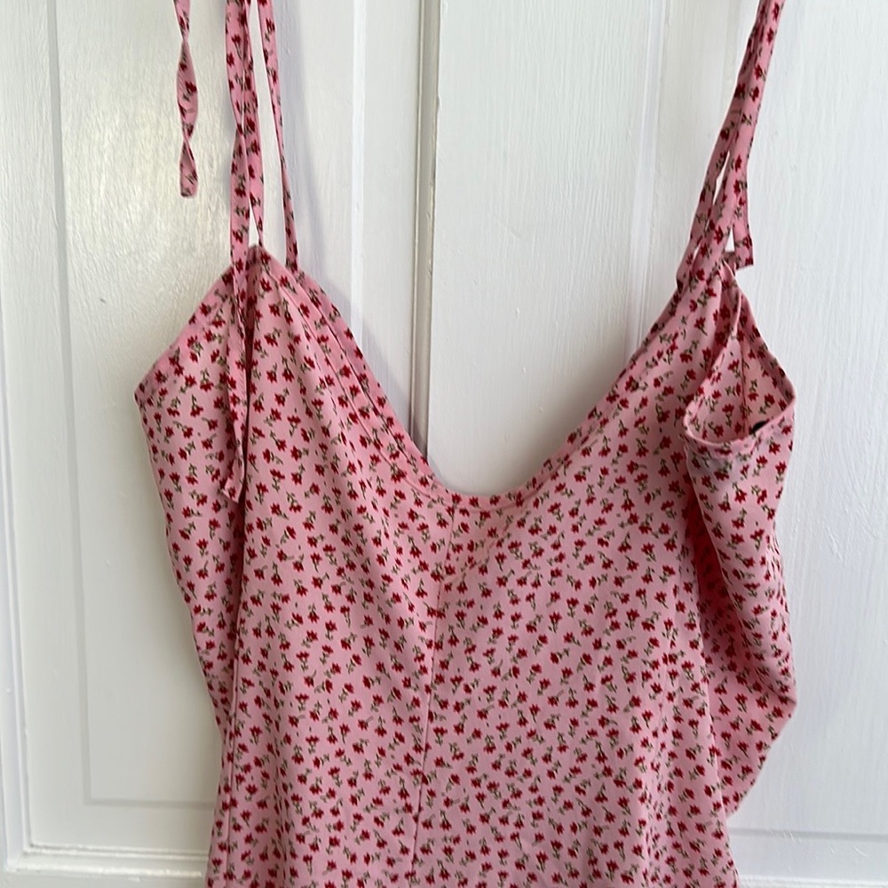 Pink Dress With Red Roses - Picture 3 of 3